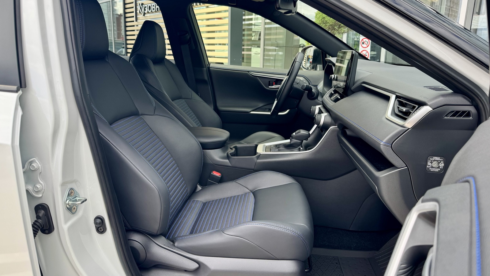 Toyota RAV4 2025 року, Універсал, Тойота Центр Чернігів "Соллі-Плюс", м.Чернігів | Фото № 6 Toyota RAV4 2025 року з пробігом 1970 км, Універсал, Тойота Центр Чернігів "Соллі-Плюс", м.Чернігів - 2050000 ГРН | Фото № 6