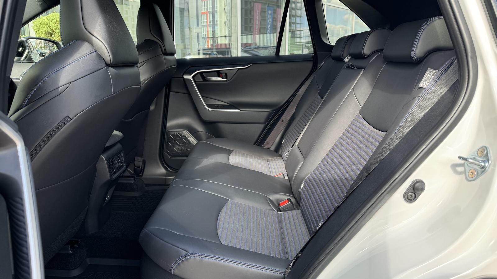 Toyota RAV4 2025 року, Універсал, Тойота Центр Чернігів "Соллі-Плюс", м.Чернігів | Фото № 11 Toyota RAV4 2025 року з пробігом 1970 км, Універсал, Тойота Центр Чернігів "Соллі-Плюс", м.Чернігів - 2050000 ГРН | Фото № 11