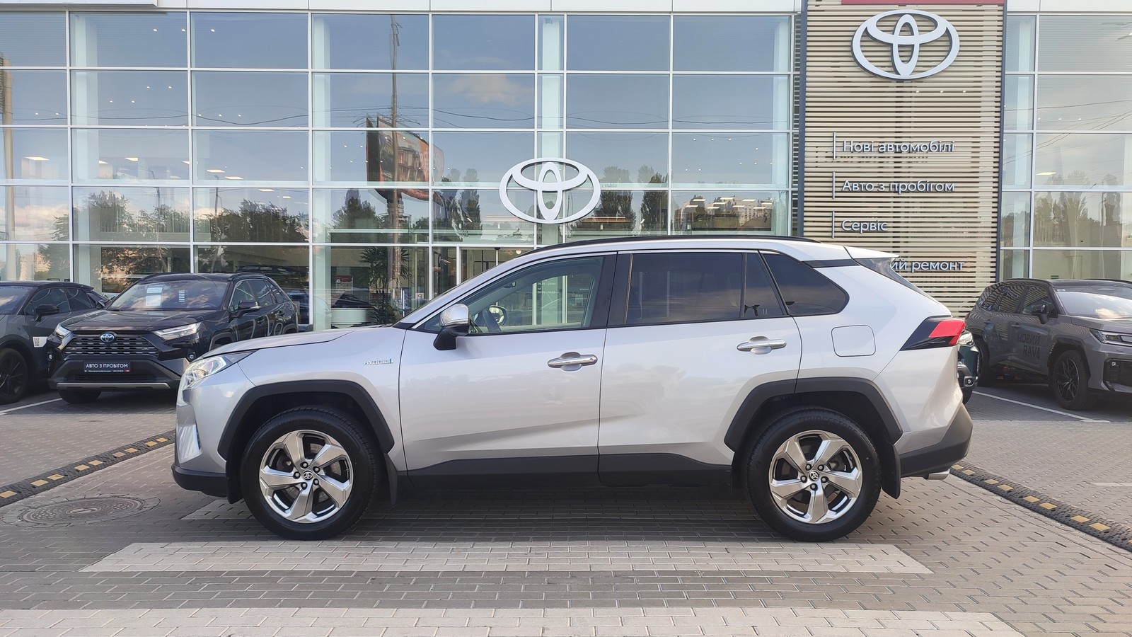 Toyota RAV4 2019 року, Універсал, Тойота Центр Київ "ВіДі Автострада", м.Київ | Фото № 3 Toyota RAV4 2019 року з пробігом 91570 км, Універсал, Тойота Центр Київ "ВіДі Автострада", м.Київ - 1475000 ГРН | Фото № 3
