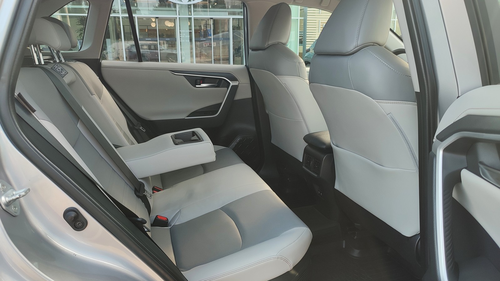 Toyota RAV4 2019 року, Універсал, Тойота Центр Київ "ВіДі Автострада", м.Київ | Фото № 7 Toyota RAV4 2019 року з пробігом 91570 км, Універсал, Тойота Центр Київ "ВіДі Автострада", м.Київ - 1475000 ГРН | Фото № 7