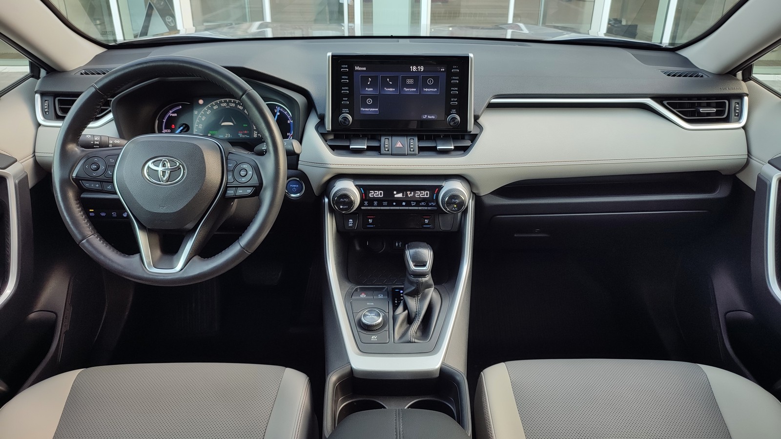 Toyota RAV4 2019 року, Універсал, Тойота Центр Київ "ВіДі Автострада", м.Київ | Фото № 8 Toyota RAV4 2019 року з пробігом 91570 км, Універсал, Тойота Центр Київ "ВіДі Автострада", м.Київ - 1475000 ГРН | Фото № 8