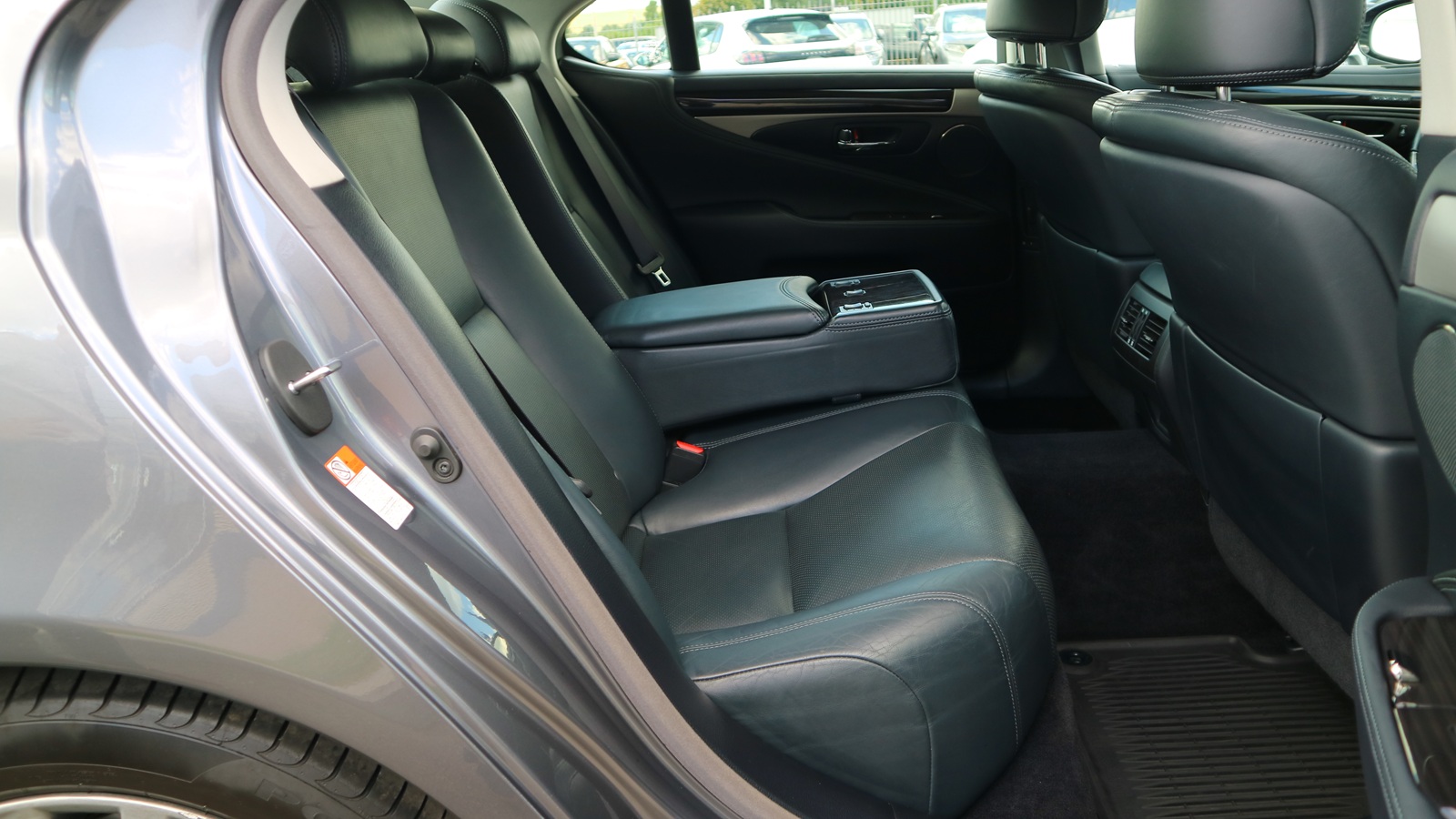 Lexus LS 2017 року з пробігом 172979 км, Седан, Тойота Центр Київ "Автосаміт Укравто Столичне", м.Київ - 1239000 ГРН | Фото № 7