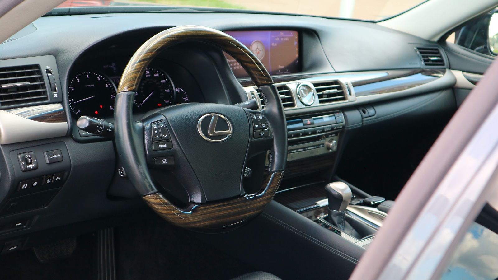 Lexus LS 2017 року з пробігом 172979 км, Седан, Тойота Центр Київ "Автосаміт Укравто Столичне", м.Київ - 1239000 ГРН | Фото № 16