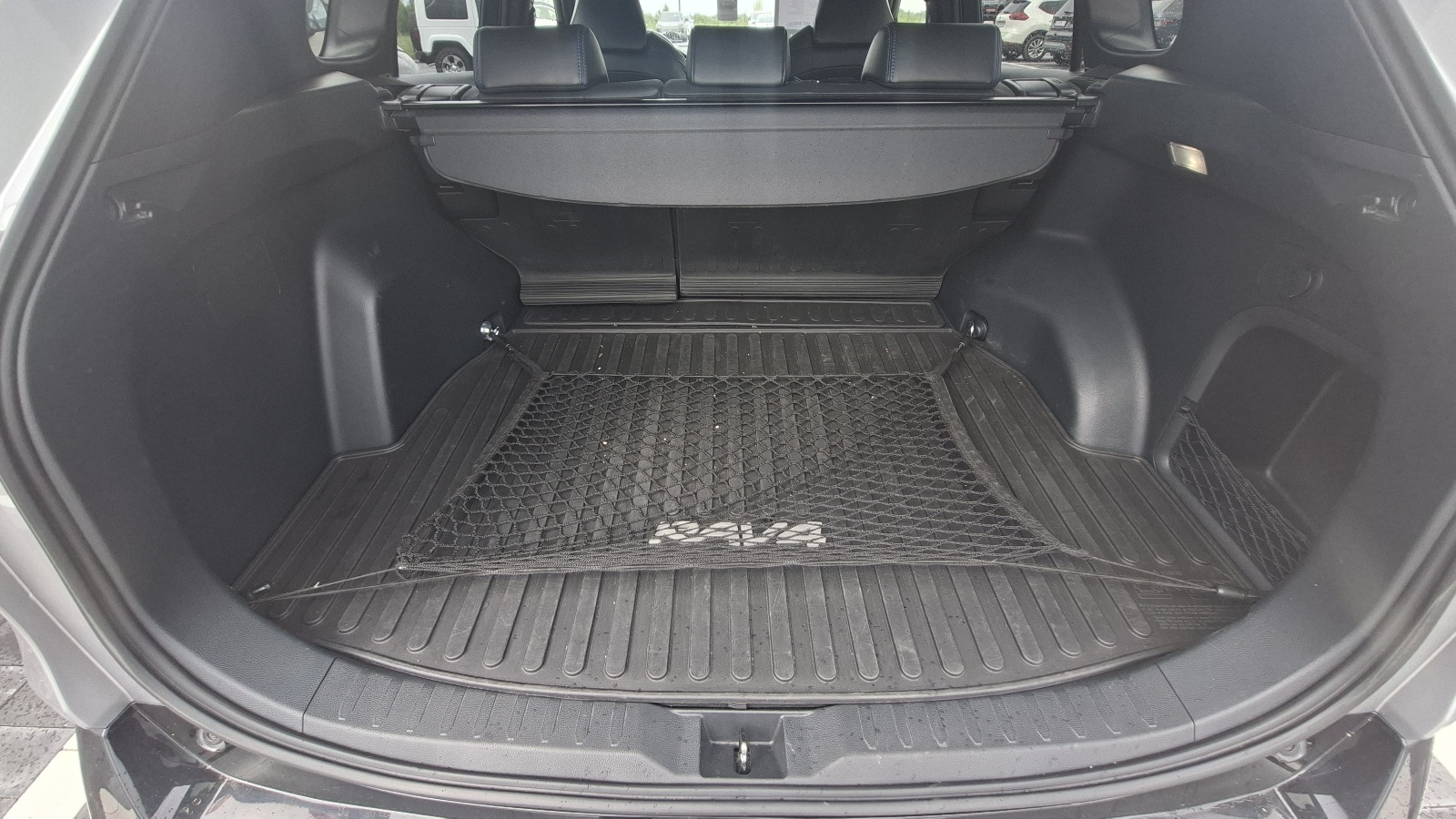 Toyota RAV4 2022 року, Універсал, Тойота Центр Ужгород "Карат Мотор", м.Ужгород | Фото № 10 Toyota RAV4 2022 року з пробігом 97569 км, Універсал, Тойота Центр Ужгород "Карат Мотор", м.Ужгород - 1687500 ГРН | Фото № 10