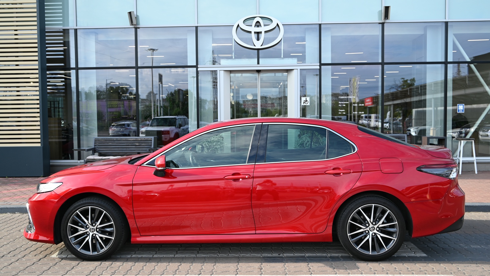 Toyota CAMRY 2023 року, Седан, Тойота Центр Київ "Сіті Плаза", м.Київ | Фото № 3 Toyota CAMRY 2023 року з пробігом 55413 км, Седан, Тойота Центр Київ "Сіті Плаза", м.Київ - 1609200 ГРН | Фото № 3