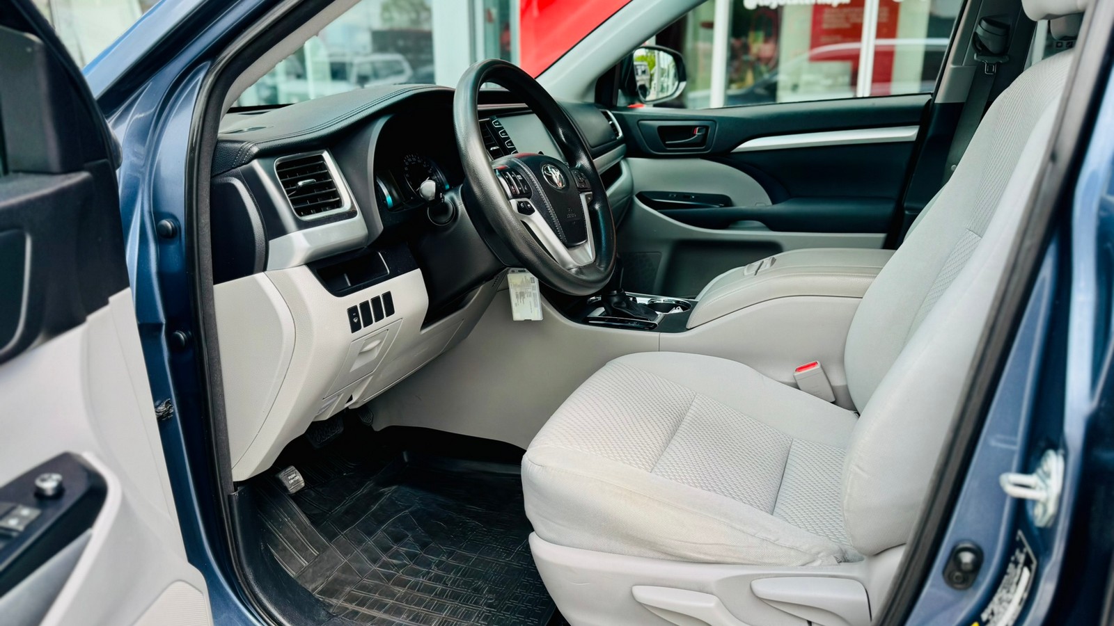 Toyota HIGHLANDER 2014 року, Універсал, Тойота Центр Тернопіль "Кристал Моторс", м.Тернопіль | Фото № 13 Toyota HIGHLANDER 2014 року з пробігом 169646 км, Універсал, Тойота Центр Тернопіль "Кристал Моторс", м.Тернопіль - 870000 ГРН | Фото № 13