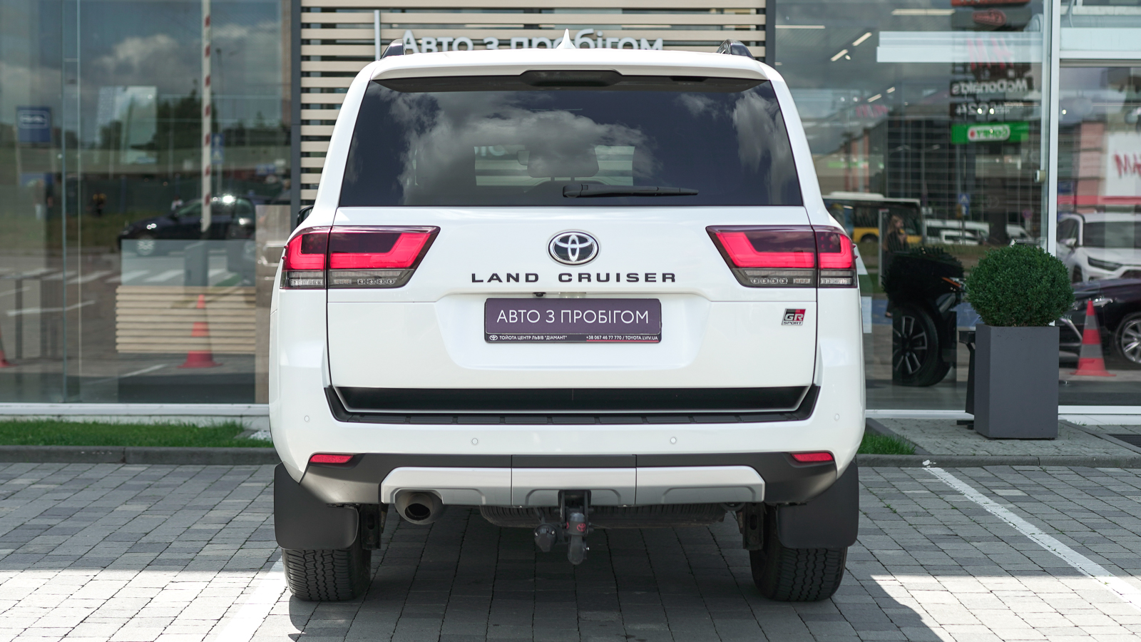 Toyota LAND CRUISER 2023 року, Універсал, Тойота Центр Львів "Діамант", м.Львів | Фото № 4 Toyota LAND CRUISER 2023 року з пробігом 54960 км, Універсал, Тойота Центр Львів "Діамант", м.Львів - 3608000 ГРН | Фото № 4