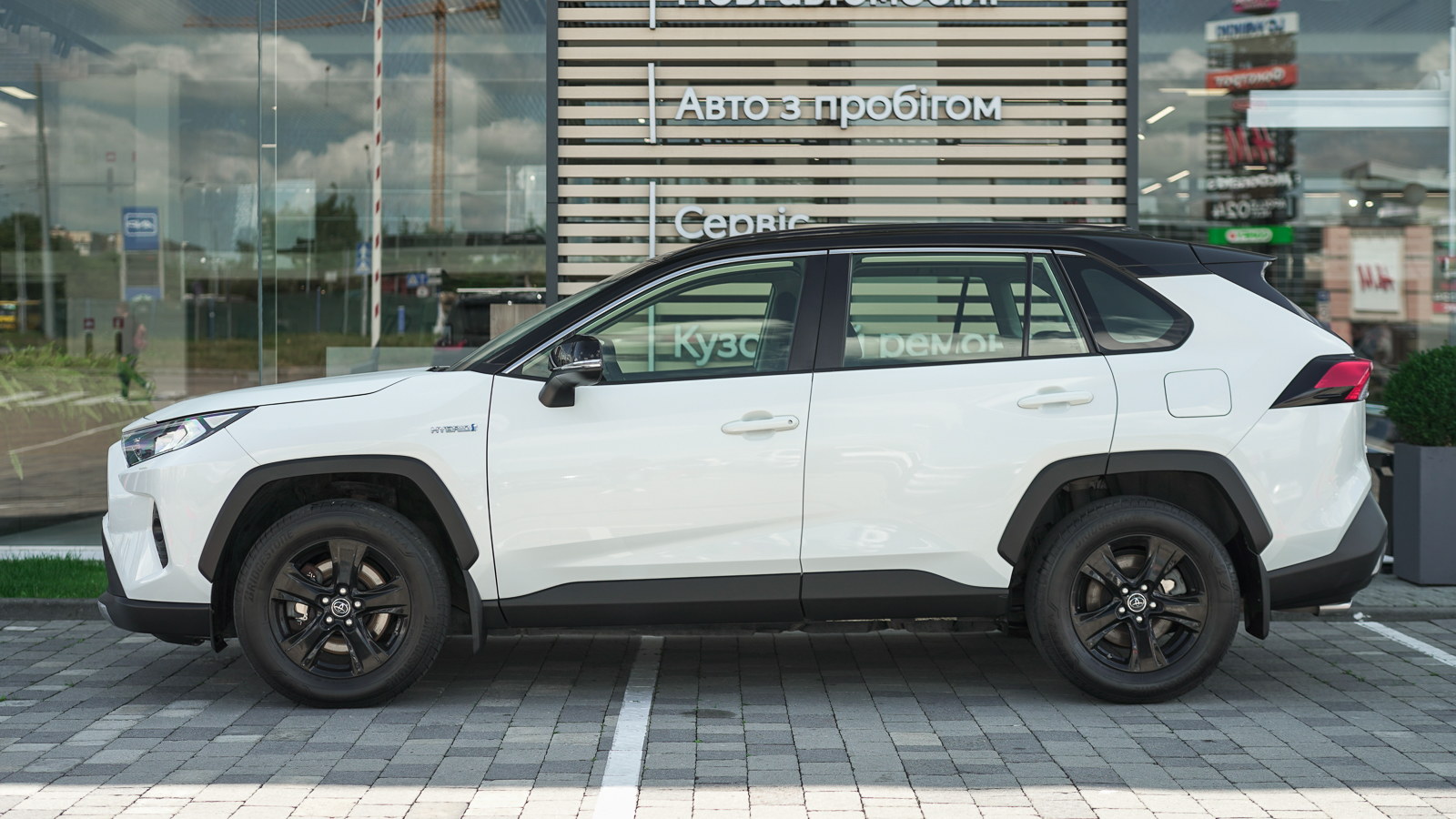 Toyota RAV4 2019 року, Універсал, Тойота Центр Львів "Діамант", м.Львів | Фото № 3 Toyota RAV4 2019 року з пробігом 67293 км, Універсал, Тойота Центр Львів "Діамант", м.Львів - 1398100 ГРН | Фото № 3