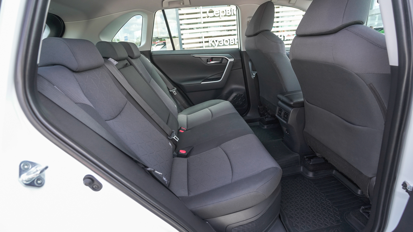 Toyota RAV4 2019 року, Універсал, Тойота Центр Львів "Діамант", м.Львів | Фото № 7 Toyota RAV4 2019 року з пробігом 67293 км, Універсал, Тойота Центр Львів "Діамант", м.Львів - 1398100 ГРН | Фото № 7