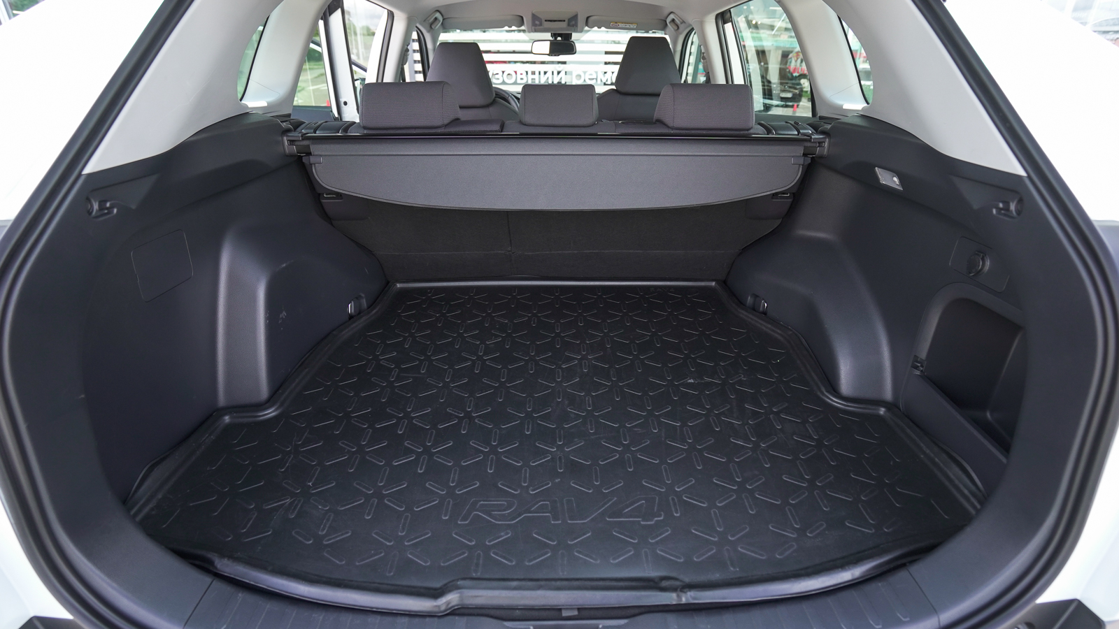 Toyota RAV4 2019 року, Універсал, Тойота Центр Львів "Діамант", м.Львів | Фото № 10 Toyota RAV4 2019 року з пробігом 67293 км, Універсал, Тойота Центр Львів "Діамант", м.Львів - 1398100 ГРН | Фото № 10