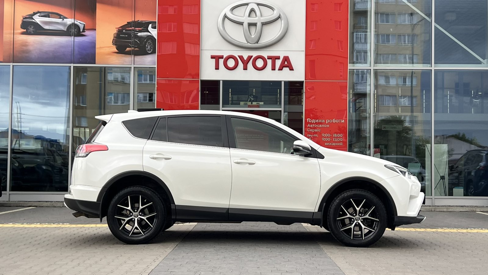 Toyota RAV4 2015 року, Універсал, Тойота Центр Івано-Франківськ "Класик-Авто", м.Івано-Франківськ | Фото № 17 Toyota RAV4 2015 року з пробігом 131820 км, Універсал, Тойота Центр Івано-Франківськ "Класик-Авто", м.Івано-Франківськ - 853100 ГРН | Фото № 17