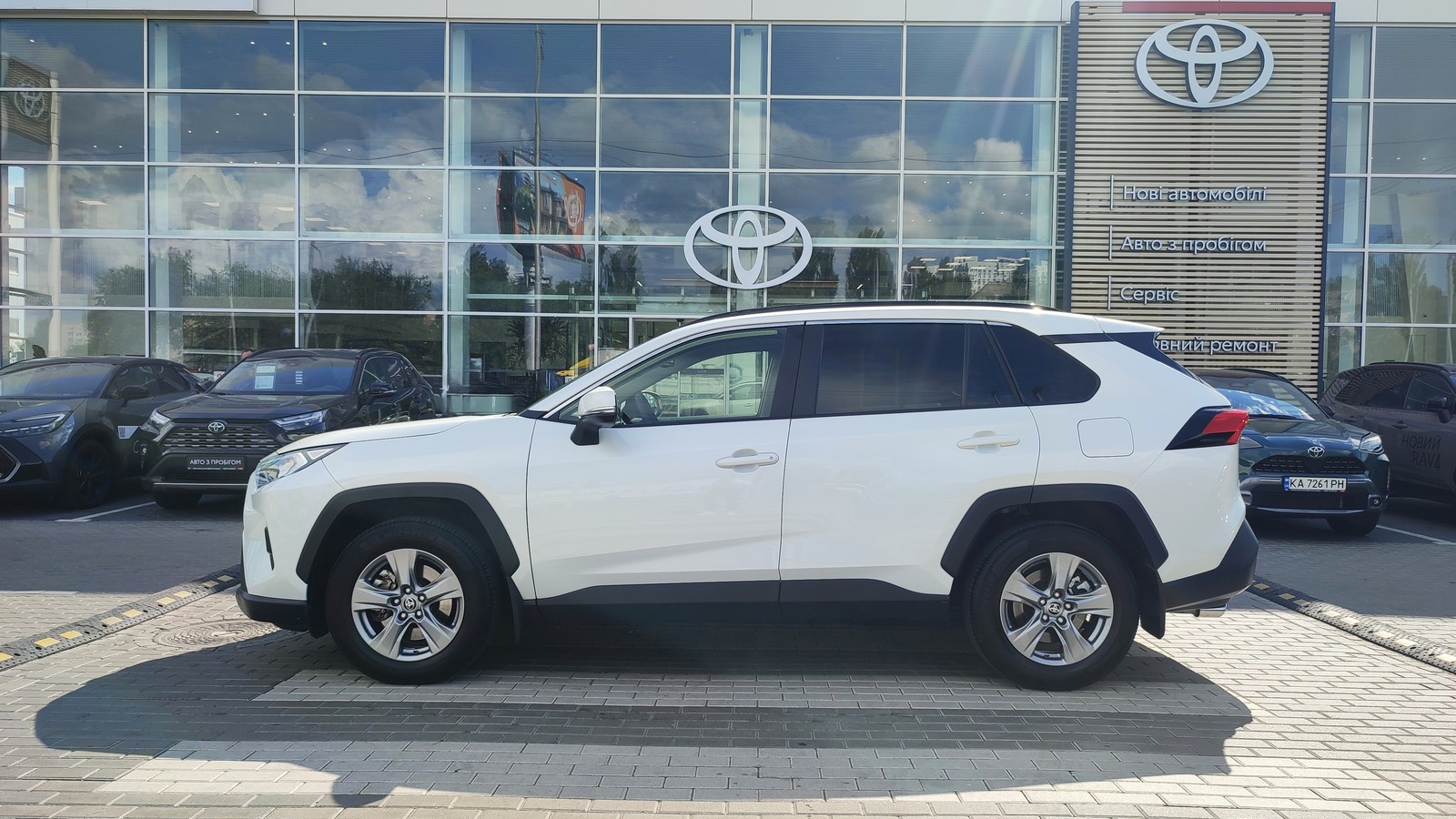 Toyota RAV4 2022 року, Універсал, Тойота Центр Київ "ВіДі Автострада", м.Київ | Фото № 3 Toyota RAV4 2022 року з пробігом 8802 км, Універсал, Тойота Центр Київ "ВіДі Автострада", м.Київ - 1550000 ГРН | Фото № 3