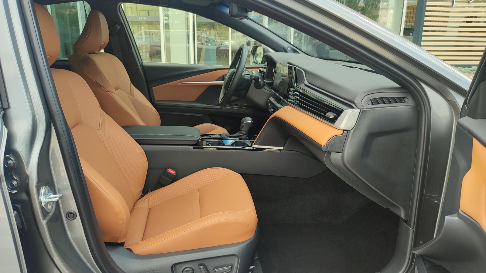 Toyota CAMRY 2026 року, Седан, Тойота Центр Київ "ВіДі Автострада", м.Київ | Фото № 6 Toyota CAMRY 2026 року з пробігом 1568 км, Седан, Тойота Центр Київ "ВіДі Автострада", м.Київ - 2348000 ГРН | Фото № 6