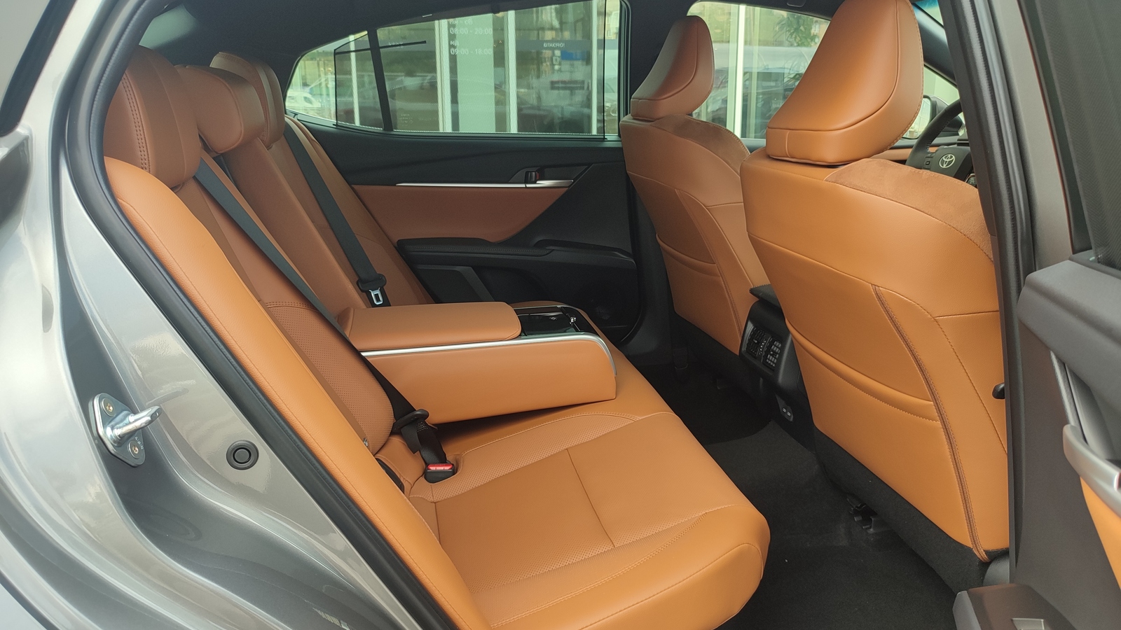 Toyota CAMRY 2026 року, Седан, Тойота Центр Київ "ВіДі Автострада", м.Київ | Фото № 7 Toyota CAMRY 2026 року з пробігом 1568 км, Седан, Тойота Центр Київ "ВіДі Автострада", м.Київ - 2348000 ГРН | Фото № 7