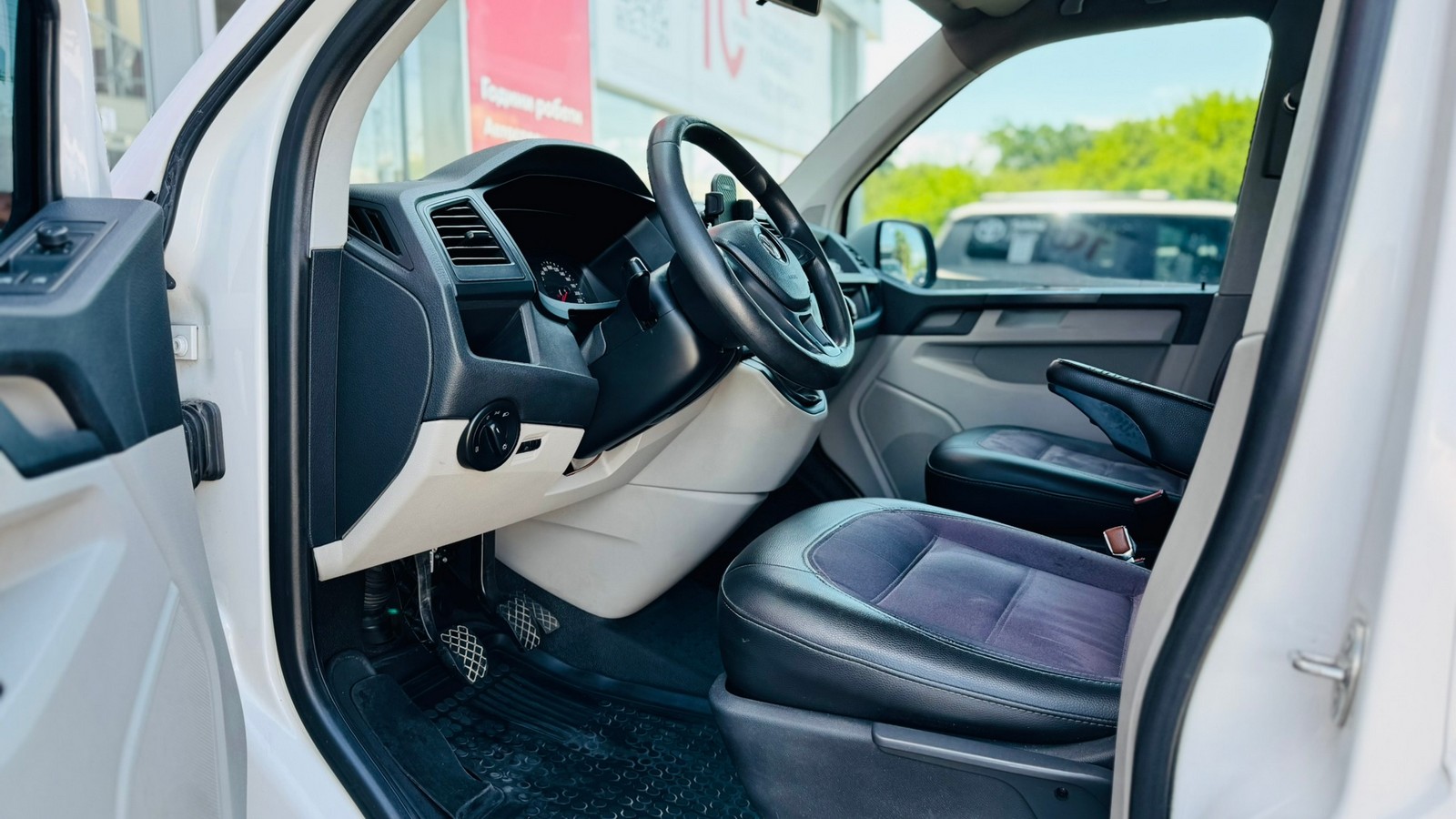 Інші авто VOLKSWAGEN Transporter 2016 року, Мінівен, Тойота Центр Тернопіль "Кристал Моторс", м.Тернопіль | Фото № 12 Інші авто VOLKSWAGEN Transporter 2016 року з пробігом 334317 км, Мінівен, Тойота Центр Тернопіль "Кристал Моторс", м.Тернопіль - 936000 ГРН | Фото № 12