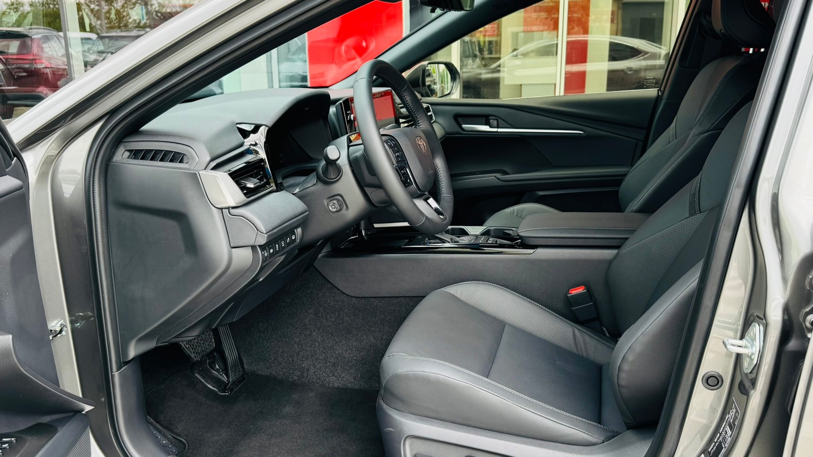 Toyota CAMRY 2024 року з пробігом 12679 км, Седан, Тойота Центр Тернопіль "Кристал Моторс", м.Тернопіль - 2090000 ГРН | Фото № 12