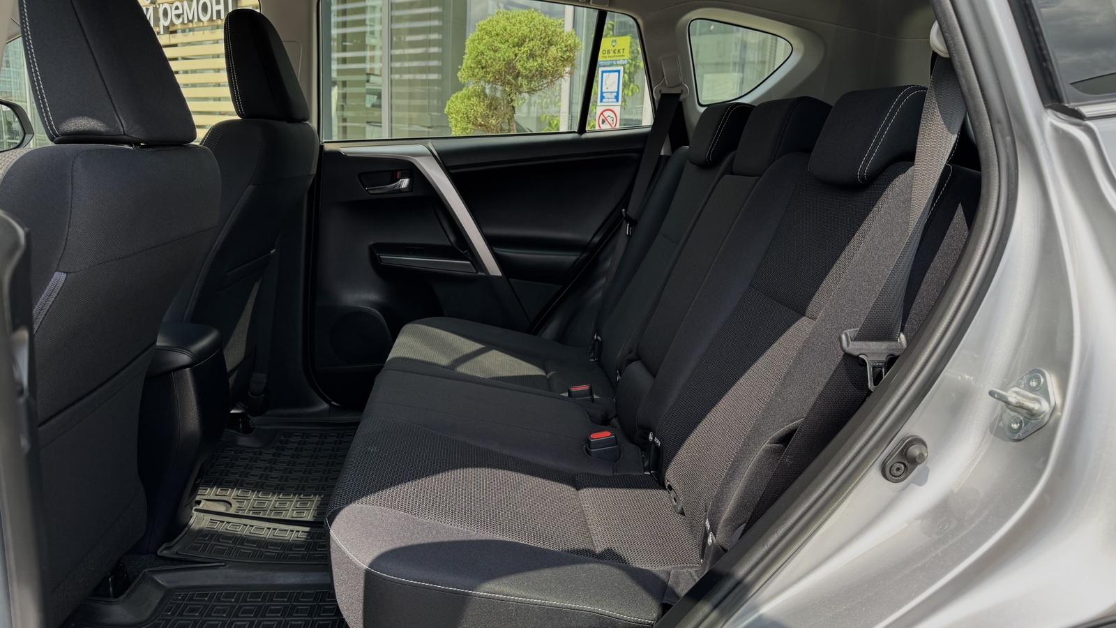 Toyota RAV4 2018 року, Універсал, Тойота Центр Чернігів "Соллі-Плюс", м.Чернігів | Фото № 11 Toyota RAV4 2018 року з пробігом 127122 км, Універсал, Тойота Центр Чернігів "Соллі-Плюс", м.Чернігів - 945000 ГРН | Фото № 11