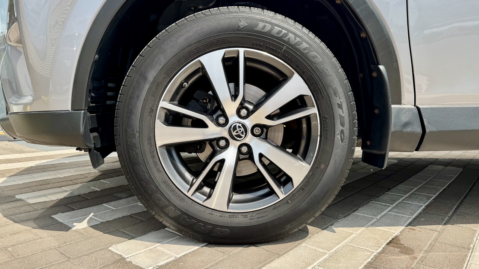 Toyota RAV4 2018 року, Універсал, Тойота Центр Чернігів "Соллі-Плюс", м.Чернігів | Фото № 15 Toyota RAV4 2018 року з пробігом 127122 км, Універсал, Тойота Центр Чернігів "Соллі-Плюс", м.Чернігів - 945000 ГРН | Фото № 15