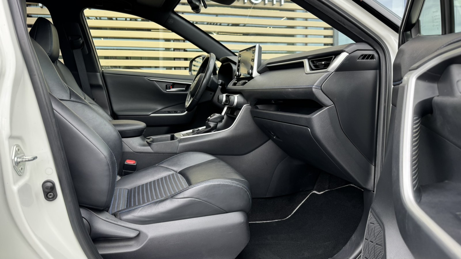 Toyota RAV4 2020 року з пробігом 122314 км, Універсал, Тойота Центр Ужгород "Карат Мотор", м.Ужгород - 1395000 ГРН | Фото № 6