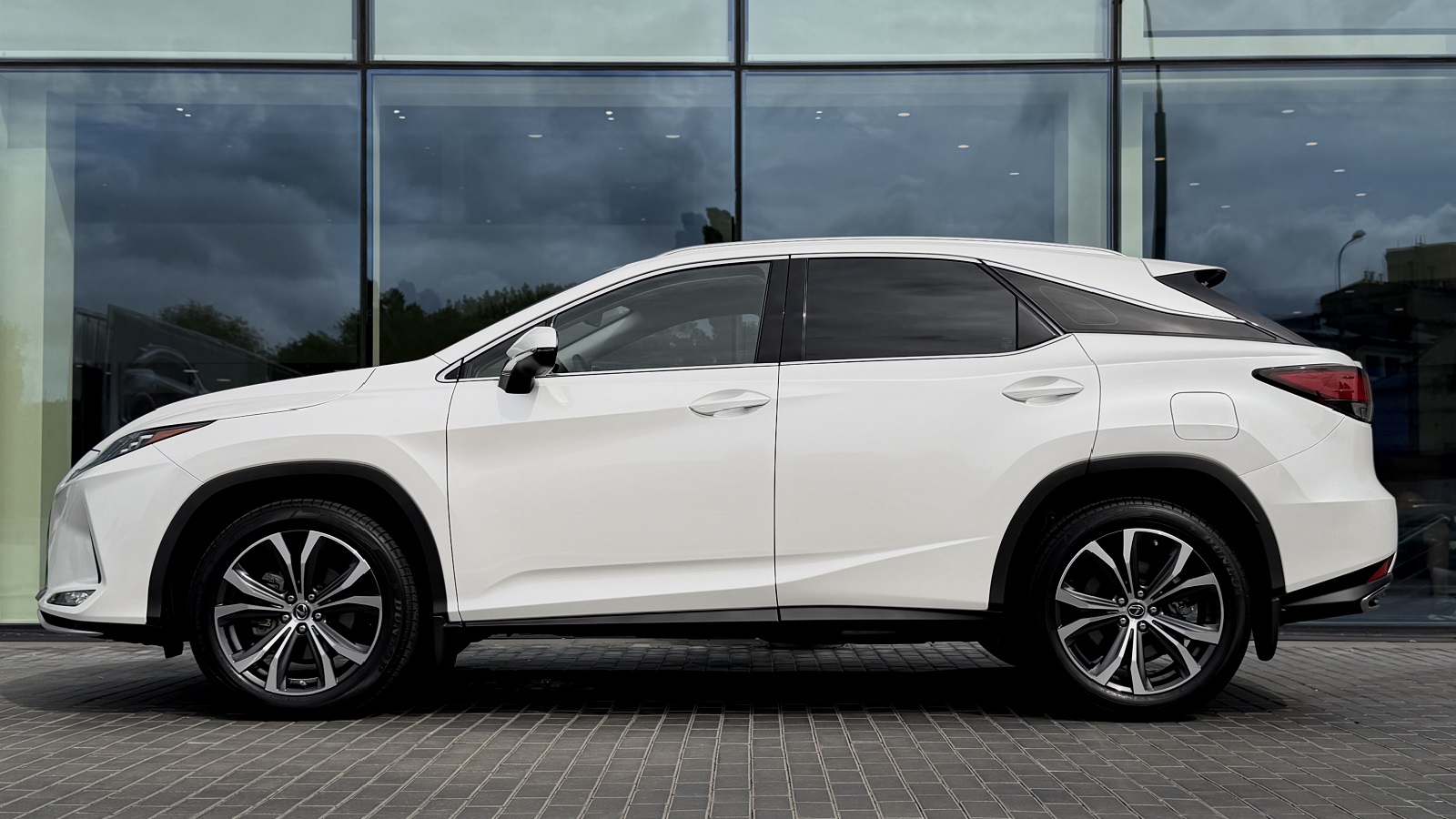 Lexus RX 2022 року з пробігом 22084 км, Універсал, Лексус Одеса, м.Одеса - 2349000 ГРН | Фото № 3