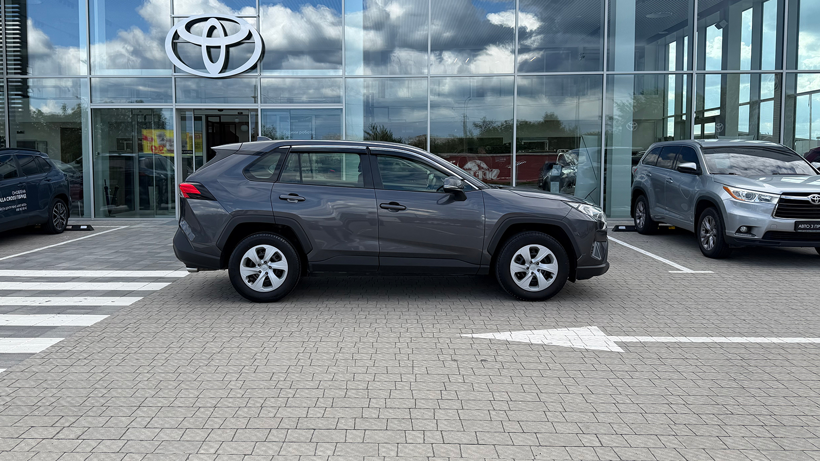 Toyota RAV4 2020 року, Універсал, Тойота Центр Рівне "Агат Авто", м.Рівне | Фото № 17 Toyota RAV4 2020 року з пробігом 151209 км, Універсал, Тойота Центр Рівне "Агат Авто", м.Рівне - 965350 ГРН | Фото № 17