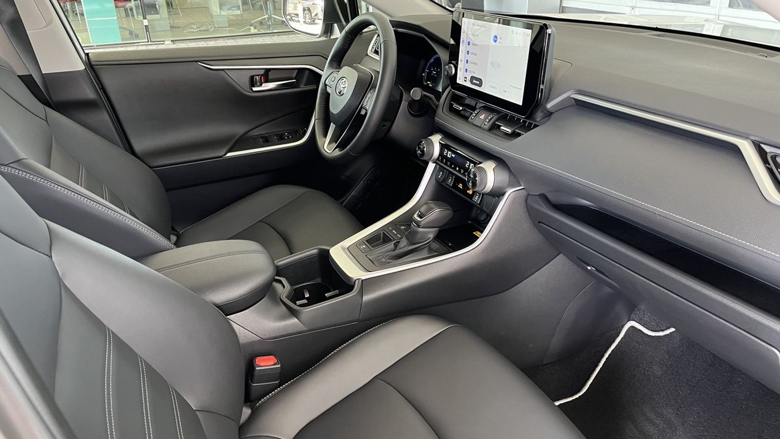 Toyota RAV4 2025 року, Універсал, Тойота Центр Хмельницький "Гранд Мотор", м.Хмельницький | Фото № 6 Toyota RAV4 2025 року з пробігом 13461 км, Універсал, Тойота Центр Хмельницький "Гранд Мотор", м.Хмельницький - 1920000 ГРН | Фото № 6