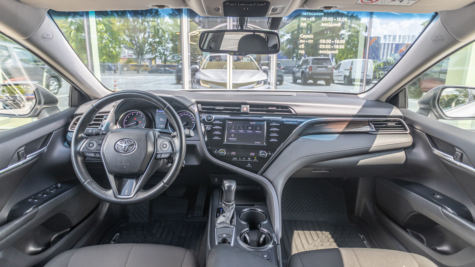Toyota CAMRY 2019 року, Седан, Тойота Центр Дніпро "Алмаз Мотор" на Запорізькому шосе, м.Дніпро | Фото № 8 Toyota CAMRY 2019 року з пробігом 87001 км, Седан, Тойота Центр Дніпро "Алмаз Мотор" на Запорізькому шосе, м.Дніпро - 1012500 ГРН | Фото № 8
