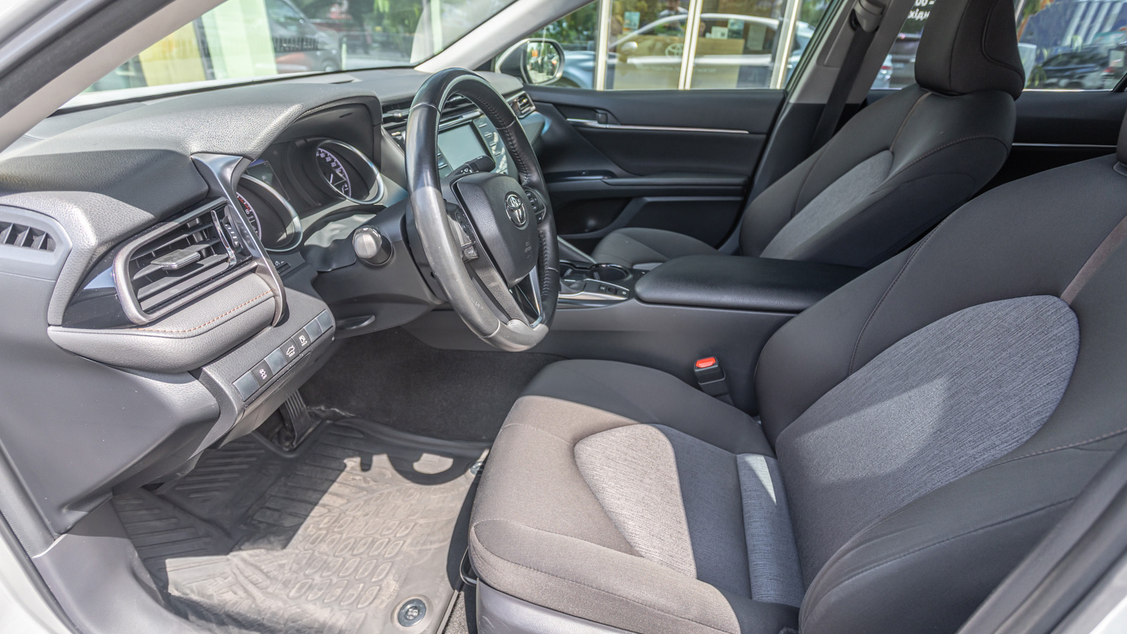 Toyota CAMRY 2019 року, Седан, Тойота Центр Дніпро "Алмаз Мотор" на Запорізькому шосе, м.Дніпро | Фото № 12 Toyota CAMRY 2019 року з пробігом 87001 км, Седан, Тойота Центр Дніпро "Алмаз Мотор" на Запорізькому шосе, м.Дніпро - 1012500 ГРН | Фото № 12