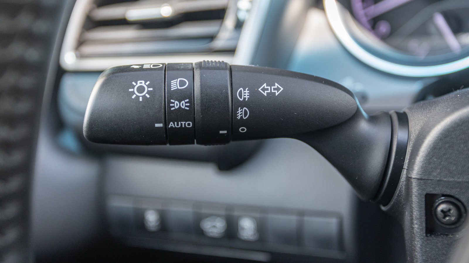 Toyota CAMRY 2019 року, Седан, Тойота Центр Дніпро "Алмаз Мотор" на Запорізькому шосе, м.Дніпро | Фото № 22 Toyota CAMRY 2019 року з пробігом 87001 км, Седан, Тойота Центр Дніпро "Алмаз Мотор" на Запорізькому шосе, м.Дніпро - 1012500 ГРН | Фото № 22