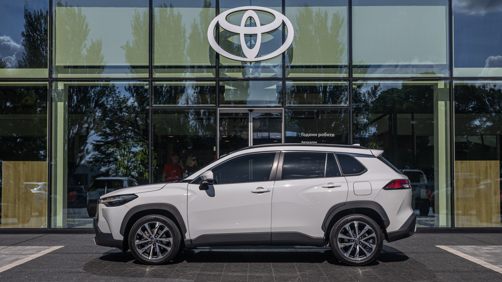 Toyota COROLLA CROSS 2023 року, Універсал, Тойота Центр Дніпро "Алмаз Мотор" на Запорізькому шосе, м.Дніпро | Фото № 3 Toyota COROLLA CROSS 2023 року з пробігом 41227 км, Універсал, Тойота Центр Дніпро "Алмаз Мотор" на Запорізькому шосе, м.Дніпро - 1550000 ГРН | Фото № 3