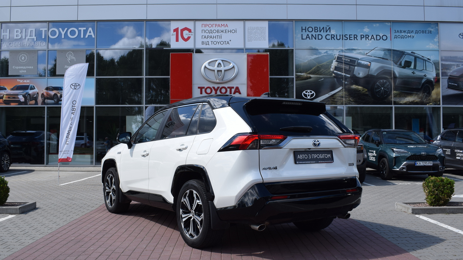 Toyota RAV4 Plug-In 2021 року, Ліфтбек, Тойота Центр Житомир "Стар - Кар", м.Житомир | Фото № 2 Toyota RAV4 Plug-In 2021 року з пробігом 112282 км, Ліфтбек, Тойота Центр Житомир "Стар - Кар", м.Житомир - 1926210 ГРН | Фото № 2