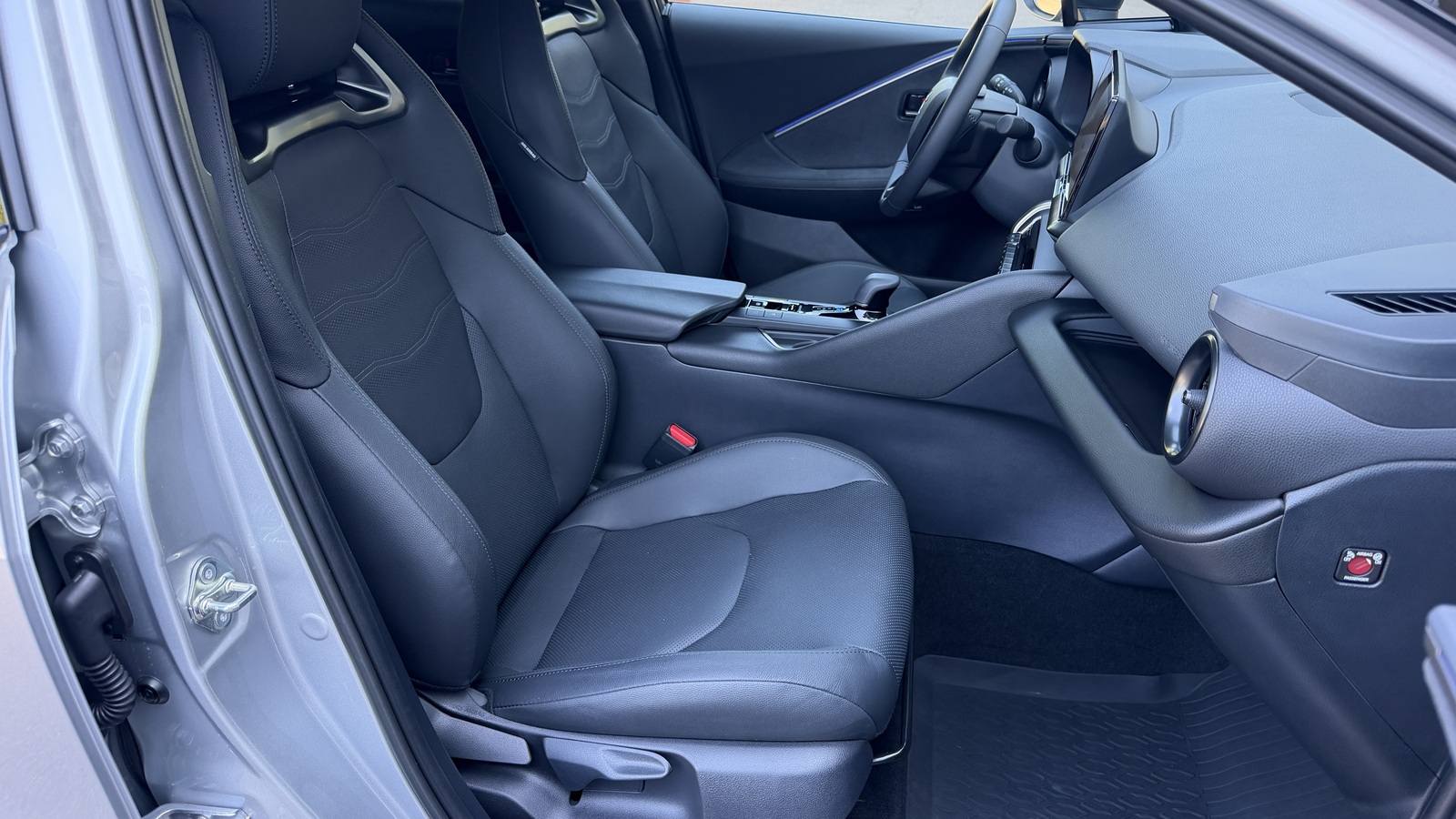 Toyota C-HR 2024 року, Універсал, Тойота Центр Кривий Ріг "Алмаз Сістем", м.Кривий Ріг | Фото № 6 Toyota C-HR 2024 року з пробігом 10182 км, Універсал, Тойота Центр Кривий Ріг "Алмаз Сістем", м.Кривий Ріг - 1700000 ГРН | Фото № 6