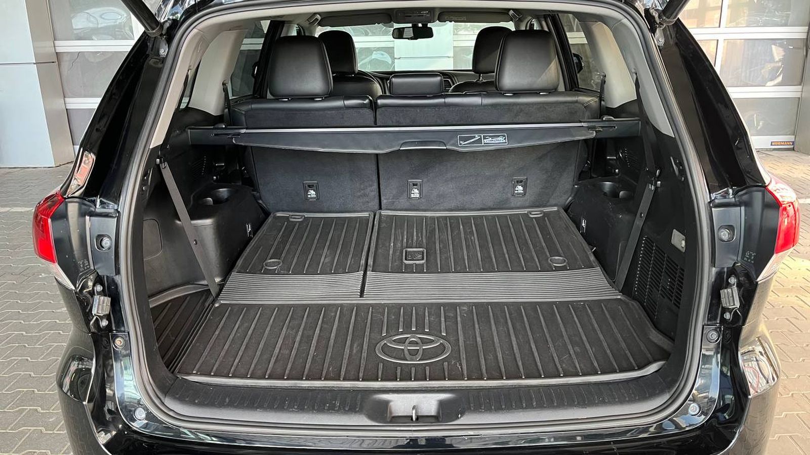 Toyota HIGHLANDER 2019 року, Універсал, Тойота Центр Хмельницький "Гранд Мотор", м.Хмельницький | Фото № 10 Toyota HIGHLANDER 2019 року з пробігом 179502 км, Універсал, Тойота Центр Хмельницький "Гранд Мотор", м.Хмельницький - 1429500 ГРН | Фото № 10