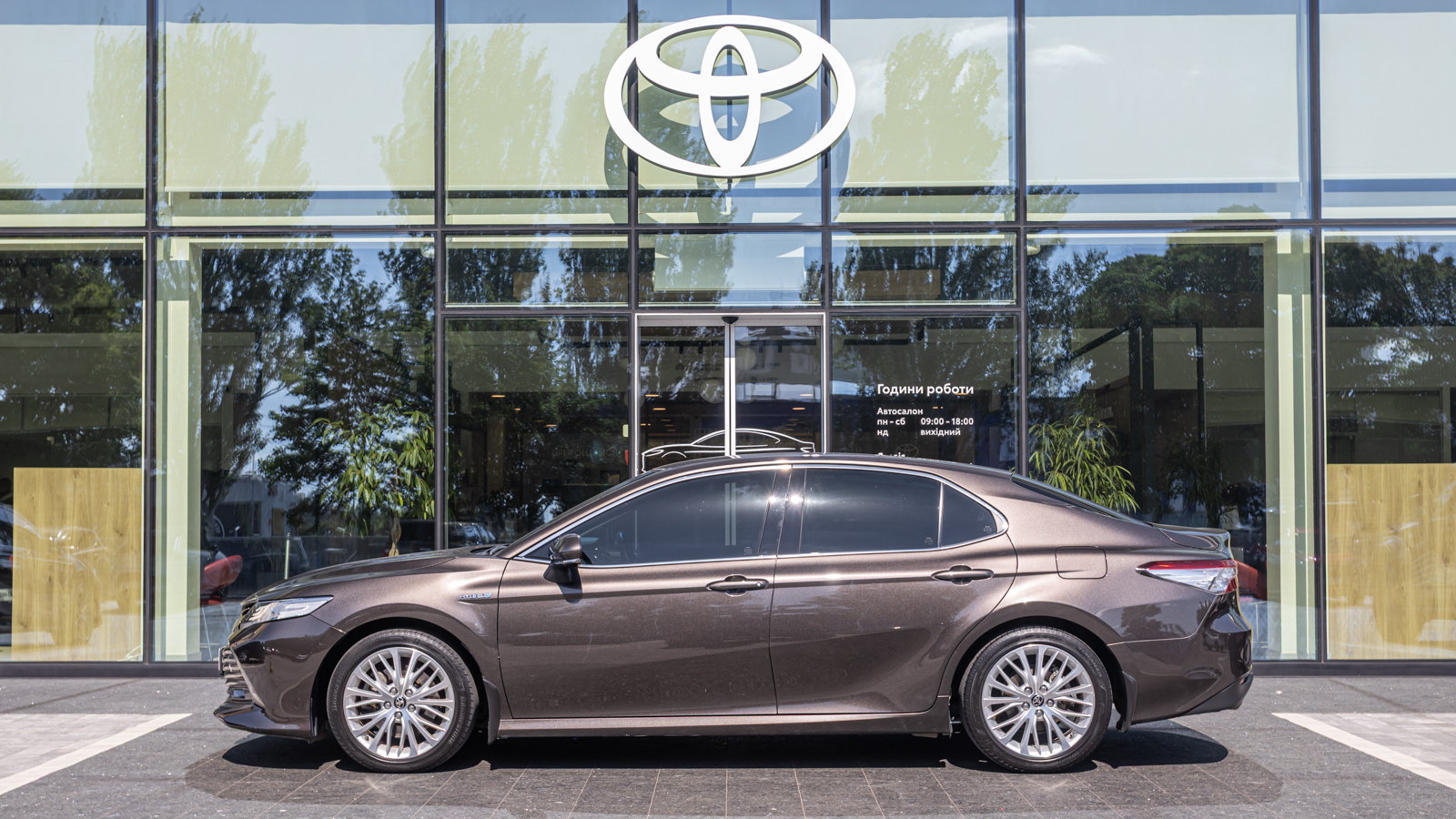 Toyota CAMRY 2020 року, Седан, Тойота Центр Дніпро "Алмаз Мотор" на Запорізькому шосе, м.Дніпро | Фото № 3 Toyota CAMRY 2020 року з пробігом 72292 км, Седан, Тойота Центр Дніпро "Алмаз Мотор" на Запорізькому шосе, м.Дніпро - 1280000 ГРН | Фото № 3