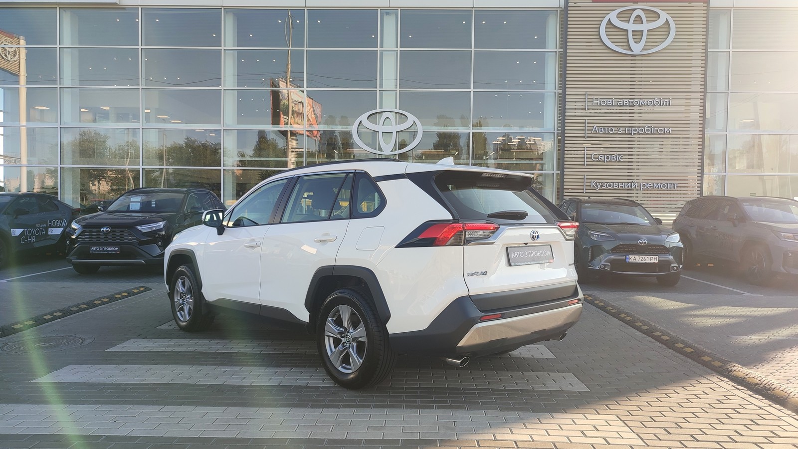 Toyota RAV4 2023 року, Універсал, Тойота Центр Київ "ВіДі Автострада", м.Київ | Фото № 2 Toyota RAV4 2023 року з пробігом 27790 км, Універсал, Тойота Центр Київ "ВіДі Автострада", м.Київ - 1720000 ГРН | Фото № 2