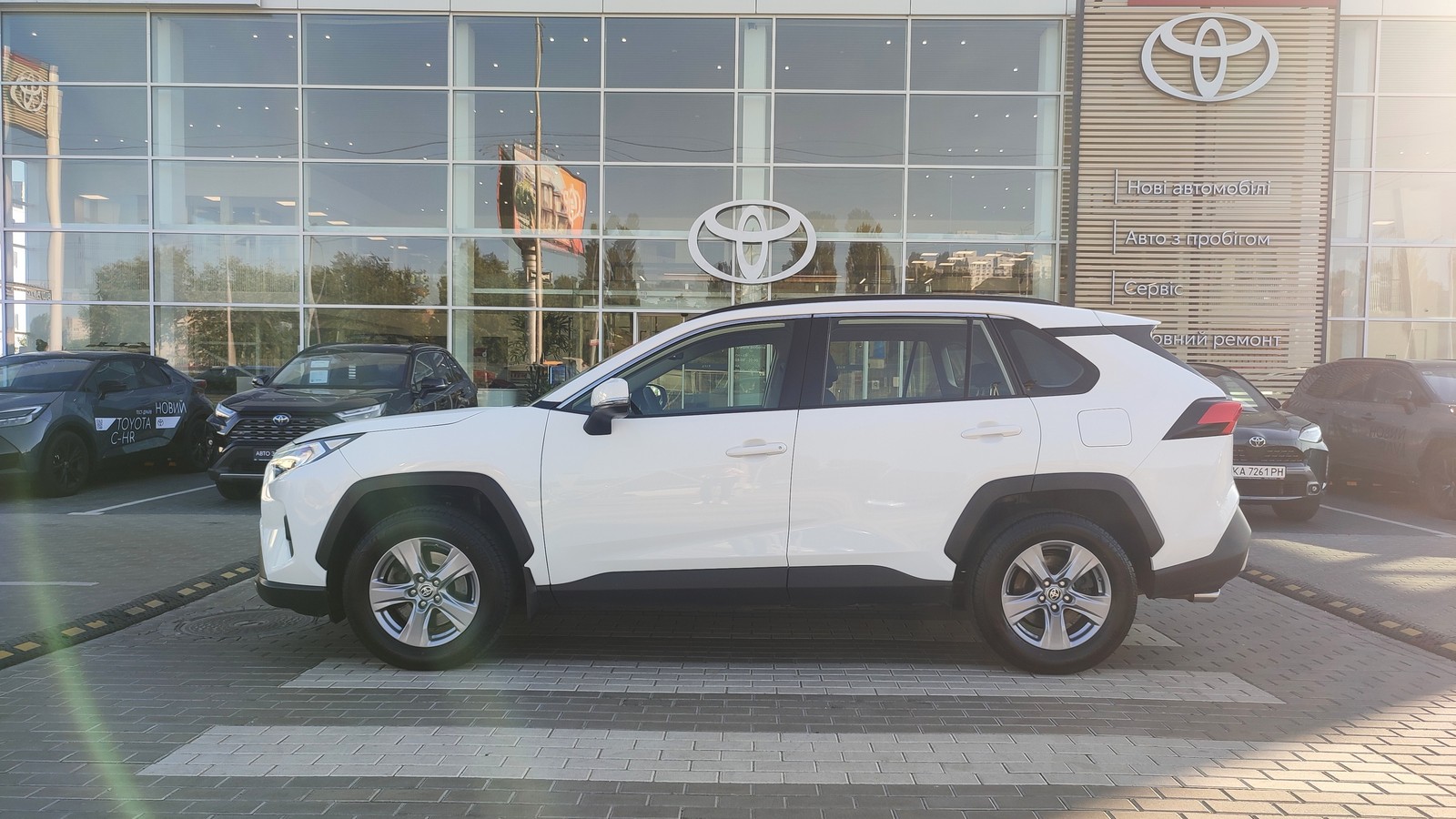 Toyota RAV4 2023 року, Універсал, Тойота Центр Київ "ВіДі Автострада", м.Київ | Фото № 3 Toyota RAV4 2023 року з пробігом 27790 км, Універсал, Тойота Центр Київ "ВіДі Автострада", м.Київ - 1720000 ГРН | Фото № 3
