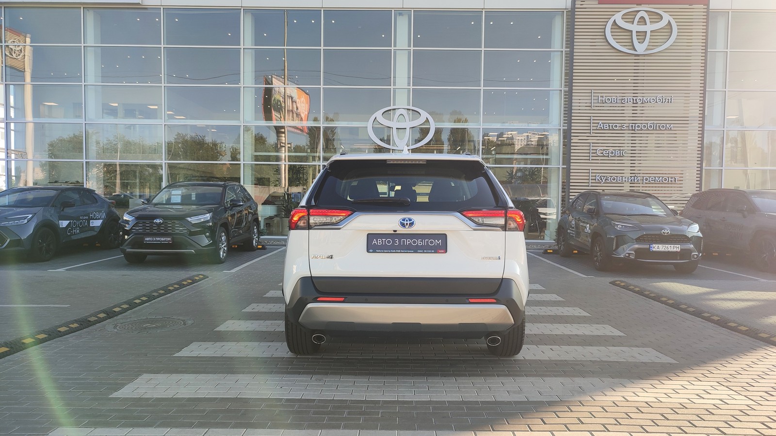 Toyota RAV4 2023 року, Універсал, Тойота Центр Київ "ВіДі Автострада", м.Київ | Фото № 4 Toyota RAV4 2023 року з пробігом 27790 км, Універсал, Тойота Центр Київ "ВіДі Автострада", м.Київ - 1720000 ГРН | Фото № 4