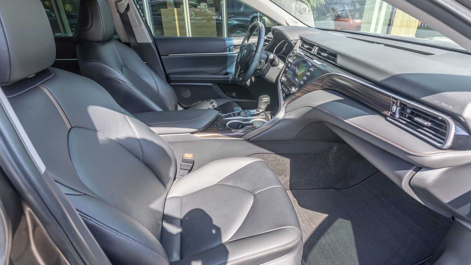 Toyota CAMRY 2020 року, Седан, Тойота Центр Дніпро "Алмаз Мотор" на Запорізькому шосе, м.Дніпро | Фото № 6 Toyota CAMRY 2020 року з пробігом 72292 км, Седан, Тойота Центр Дніпро "Алмаз Мотор" на Запорізькому шосе, м.Дніпро - 1280000 ГРН | Фото № 6