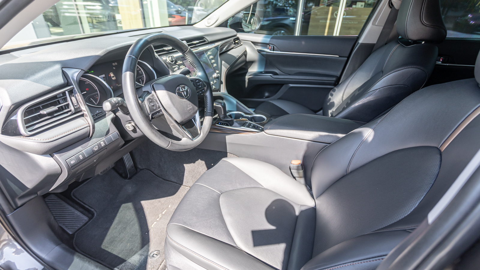 Toyota CAMRY 2020 року, Седан, Тойота Центр Дніпро "Алмаз Мотор" на Запорізькому шосе, м.Дніпро | Фото № 12 Toyota CAMRY 2020 року з пробігом 72292 км, Седан, Тойота Центр Дніпро "Алмаз Мотор" на Запорізькому шосе, м.Дніпро - 1280000 ГРН | Фото № 12