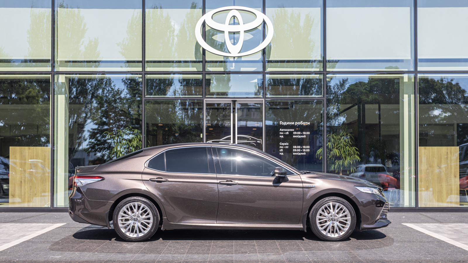 Toyota CAMRY 2020 року, Седан, Тойота Центр Дніпро "Алмаз Мотор" на Запорізькому шосе, м.Дніпро | Фото № 15 Toyota CAMRY 2020 року з пробігом 72292 км, Седан, Тойота Центр Дніпро "Алмаз Мотор" на Запорізькому шосе, м.Дніпро - 1280000 ГРН | Фото № 15