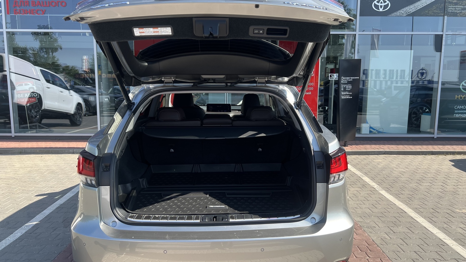 Lexus RX 450h 2020 року, Універсал, Тойота Центр Вінниця "Преміум Мотор", м.Вінниця | Фото № 10 Lexus RX 450h 2020 року з пробігом 96207 км, Універсал, Тойота Центр Вінниця "Преміум Мотор", м.Вінниця - 2400000 ГРН | Фото № 10