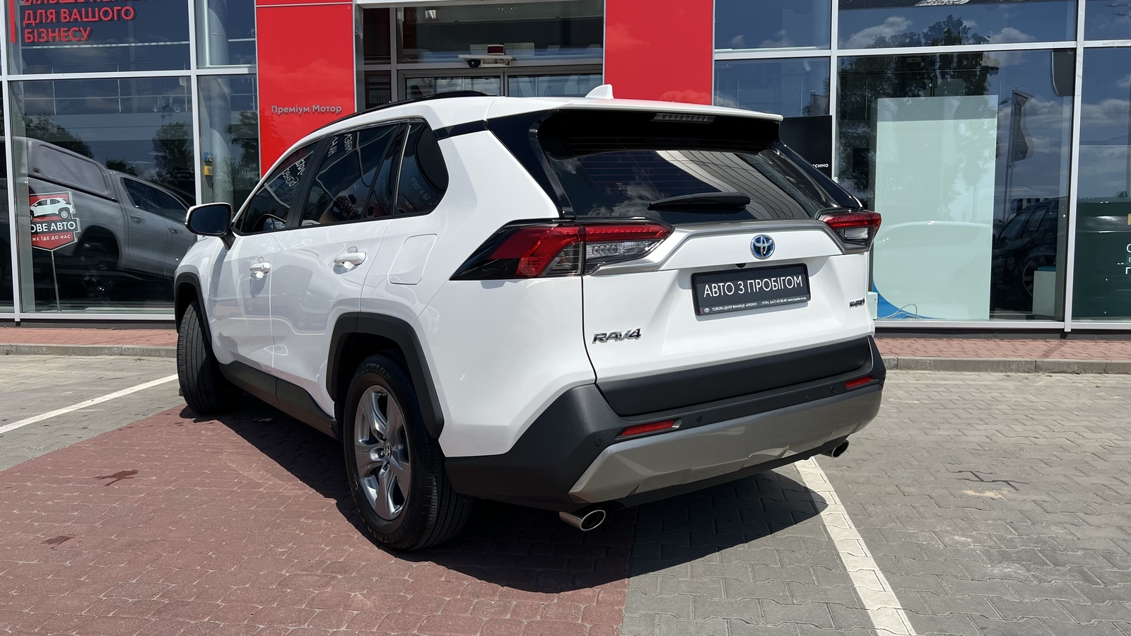 Toyota RAV4 2024 року, Універсал, Тойота Центр Вінниця "Преміум Мотор", м.Вінниця | Фото № 2 Toyota RAV4 2024 року з пробігом 37782 км, Універсал, Тойота Центр Вінниця "Преміум Мотор", м.Вінниця - 1620000 ГРН | Фото № 2