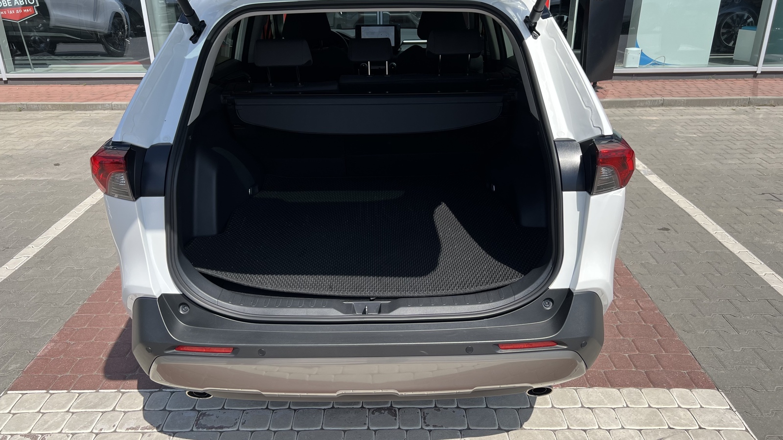 Toyota RAV4 2024 року, Універсал, Тойота Центр Вінниця "Преміум Мотор", м.Вінниця | Фото № 10 Toyota RAV4 2024 року з пробігом 37782 км, Універсал, Тойота Центр Вінниця "Преміум Мотор", м.Вінниця - 1620000 ГРН | Фото № 10