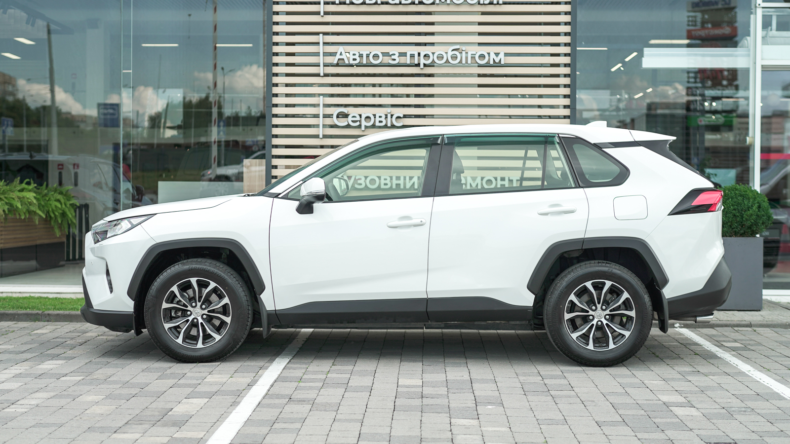 Toyota RAV4 2019 року, Універсал, Тойота Центр Львів "Діамант", м.Львів | Фото № 3 Toyota RAV4 2019 року з пробігом 60585 км, Універсал, Тойота Центр Львів "Діамант", м.Львів - 1195150 ГРН | Фото № 3