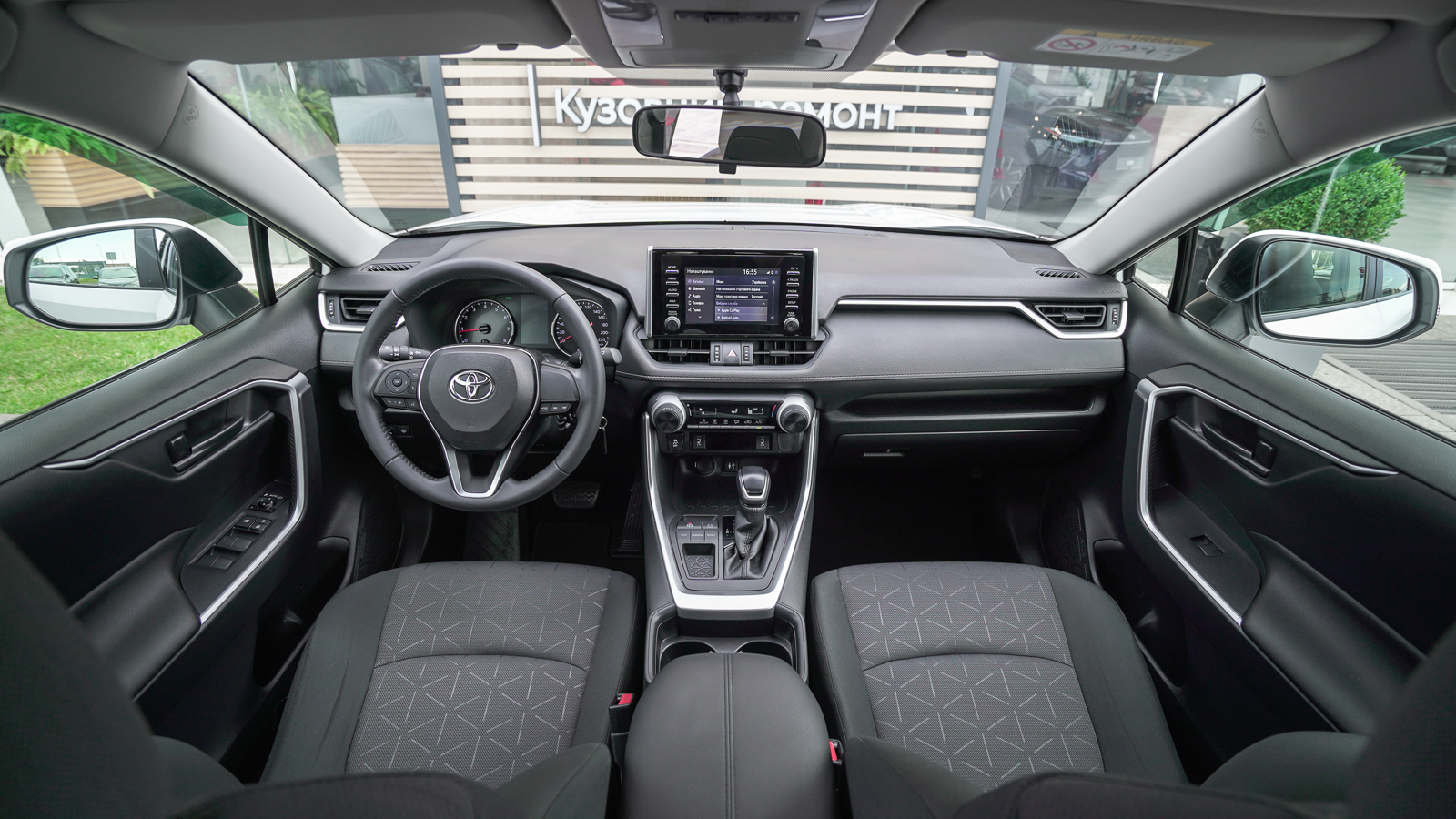 Toyota RAV4 2019 року, Універсал, Тойота Центр Львів "Діамант", м.Львів | Фото № 8 Toyota RAV4 2019 року з пробігом 60585 км, Універсал, Тойота Центр Львів "Діамант", м.Львів - 1195150 ГРН | Фото № 8