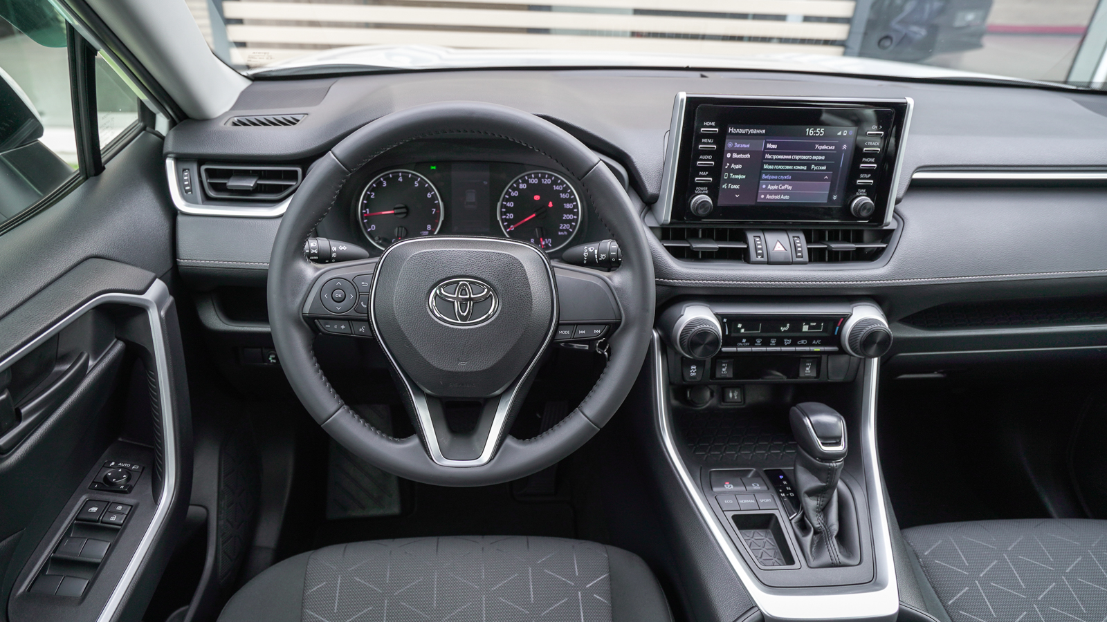 Toyota RAV4 2019 року, Універсал, Тойота Центр Львів "Діамант", м.Львів | Фото № 9 Toyota RAV4 2019 року з пробігом 60585 км, Універсал, Тойота Центр Львів "Діамант", м.Львів - 1195150 ГРН | Фото № 9