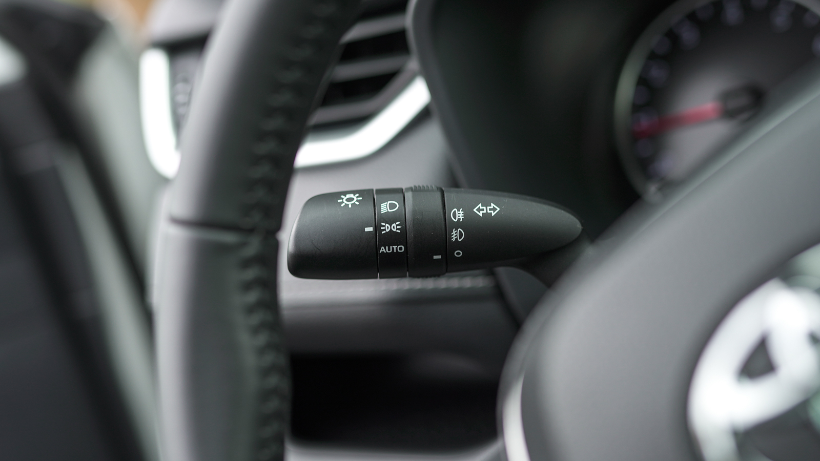 Toyota RAV4 2019 року, Універсал, Тойота Центр Львів "Діамант", м.Львів | Фото № 18 Toyota RAV4 2019 року з пробігом 60585 км, Універсал, Тойота Центр Львів "Діамант", м.Львів - 1195150 ГРН | Фото № 18