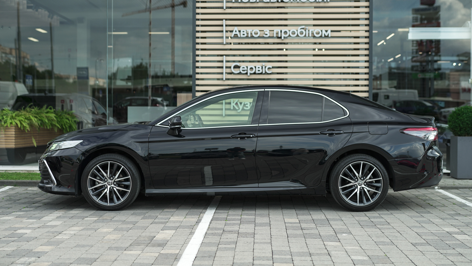 Toyota CAMRY 2022 року з пробігом 168985 км, Седан, Тойота Центр Львів "Діамант", м.Львів - 1285350 ГРН | Фото № 3