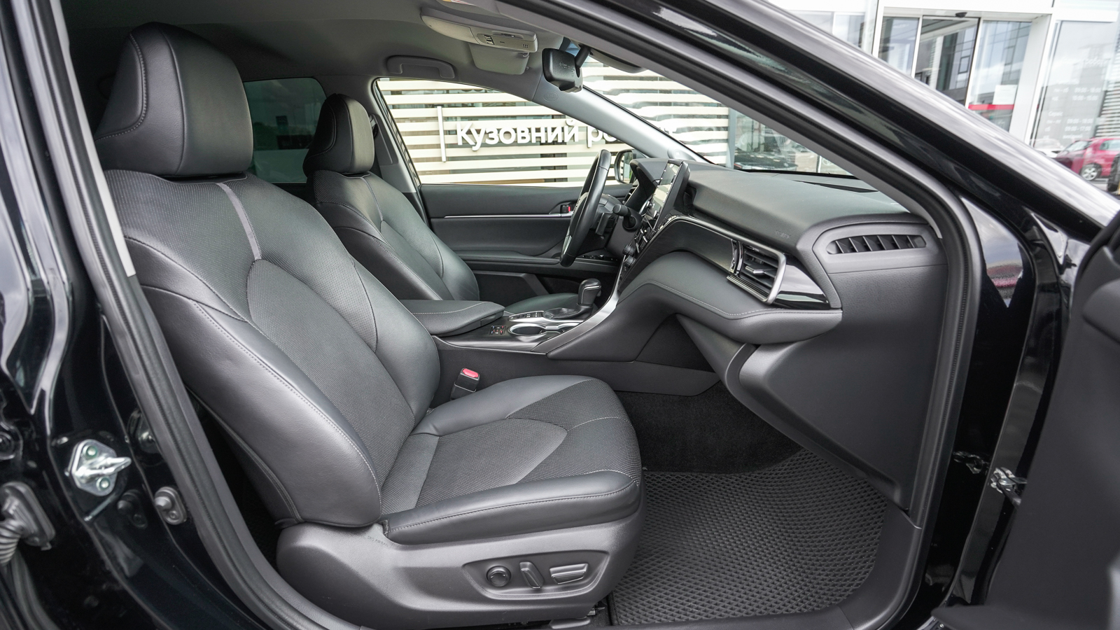 Toyota CAMRY 2022 року з пробігом 168985 км, Седан, Тойота Центр Львів "Діамант", м.Львів - 1285350 ГРН | Фото № 6