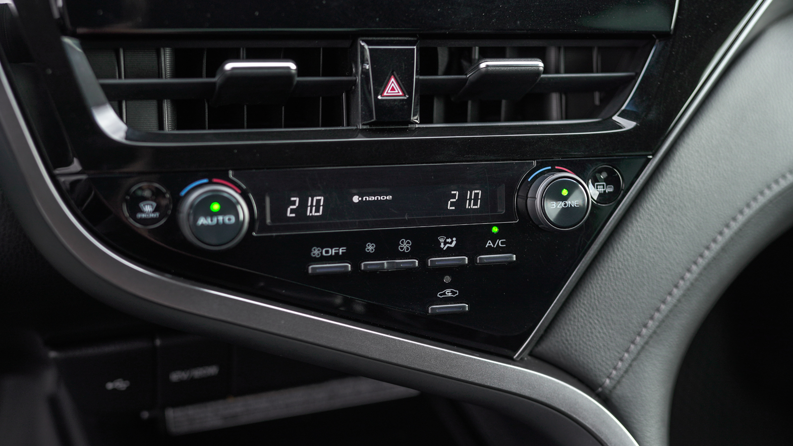 Toyota CAMRY 2022 року з пробігом 168985 км, Седан, Тойота Центр Львів "Діамант", м.Львів - 1285350 ГРН | Фото № 38
